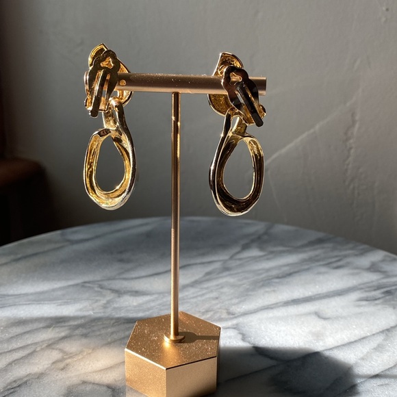 Vintage Gold tone earrings clip on - Picture 4 of 4
